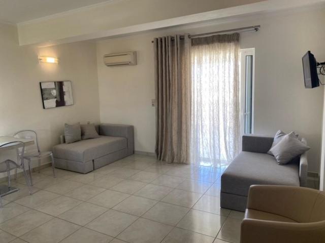 Ammos Suites Platí Kültér fotó